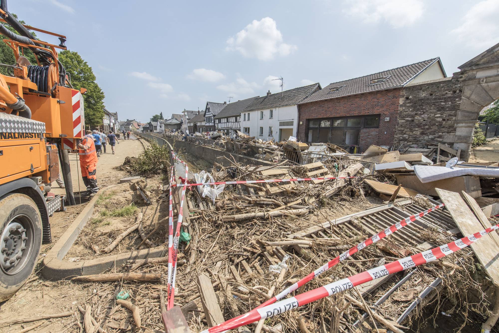 Zersörung nach Hochwasser 8